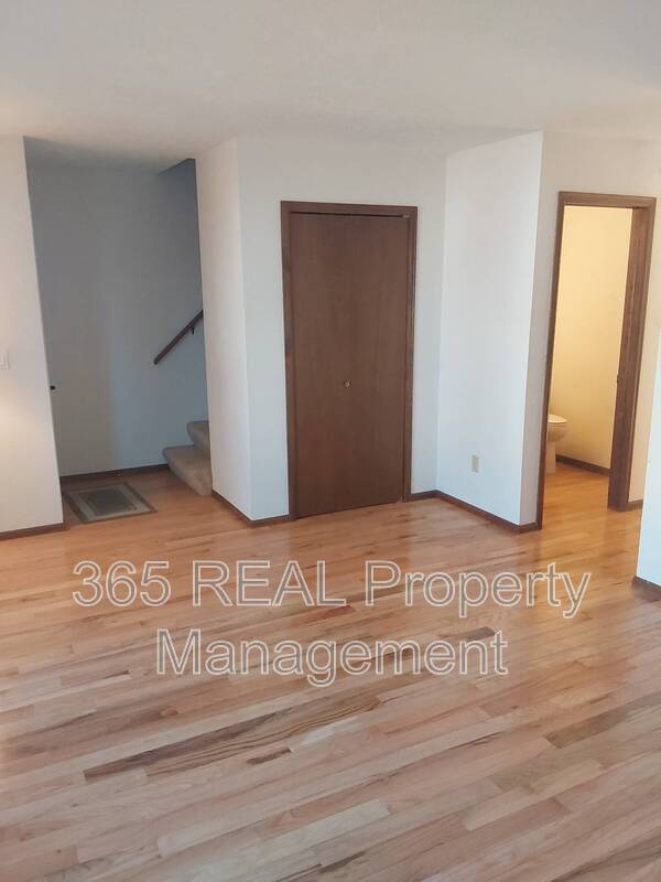 Building Photo - 909 44th Ave Ct