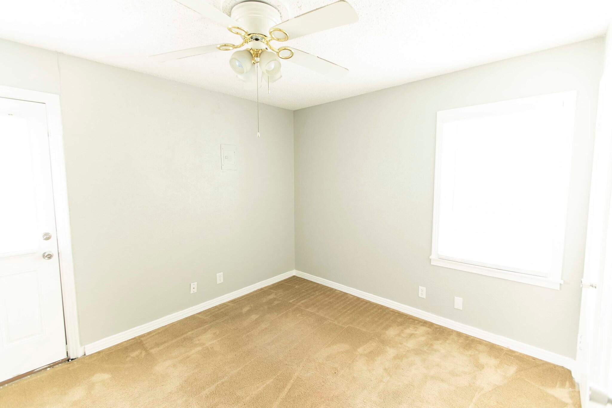 Building Photo - 7459 Mohawk Ave