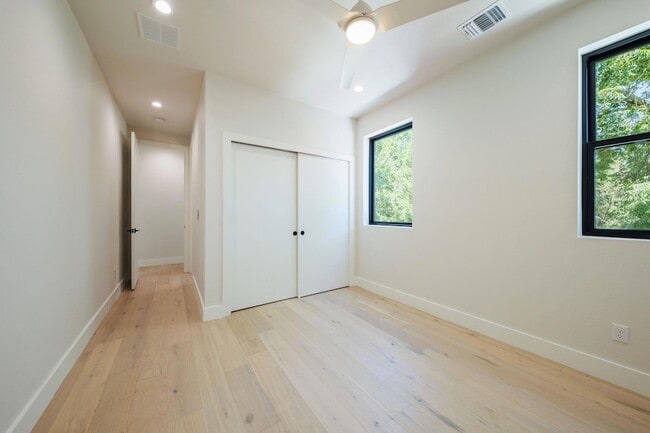 Building Photo - 6315 Del Monte Rd