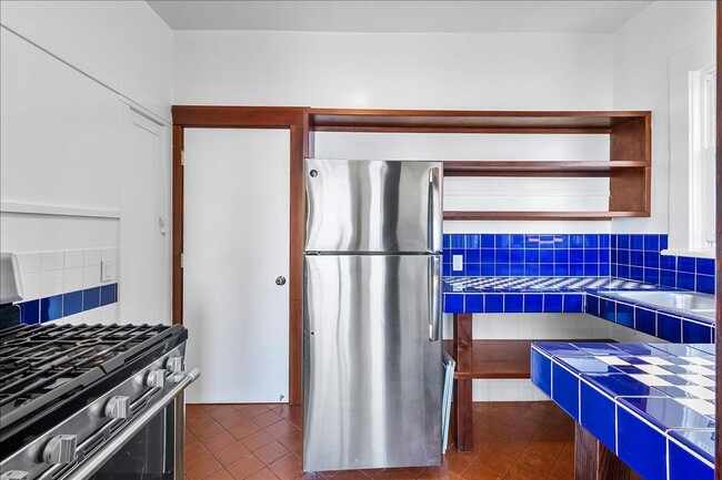 Building Photo - 478 Central Ave