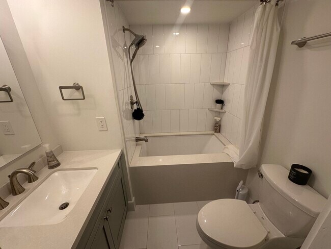 Building Photo - 1100 Scotia Dr