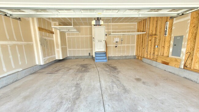 Building Photo - 11309 Scenic Brush Dr