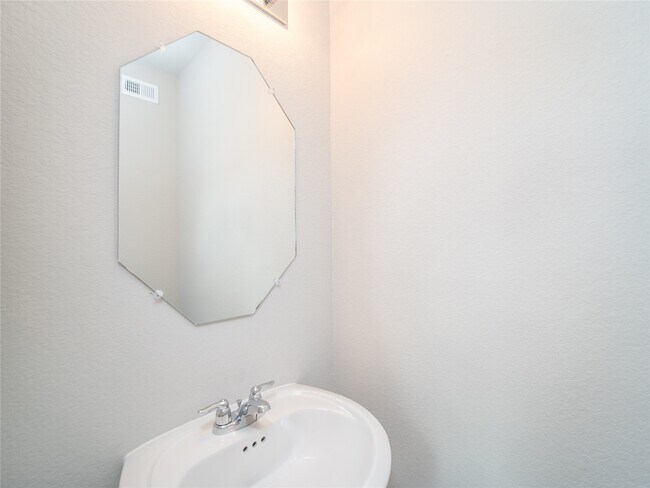 Building Photo - 3542 Vivaldi Dr