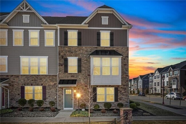 Building Photo - 600 Amarth Ln