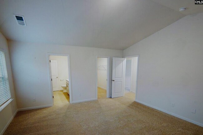 Building Photo - 457 Delahays Rd