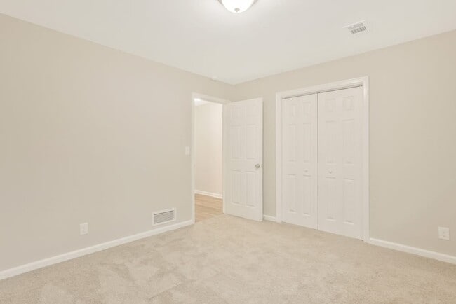 Building Photo - 1706 Laurens Dr SW
