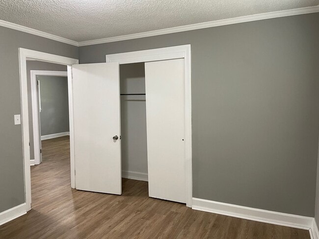 Building Photo - 3 BED, 1 BATH BRICK HOME IN RANDLEMAN!