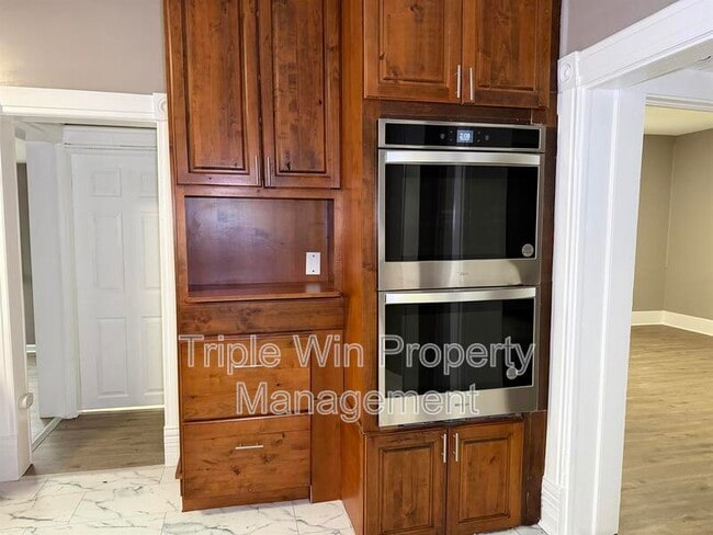 Building Photo - 307 State Hwy 47