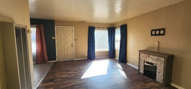 Building Photo - Charming 2 Bedroom 1 Bath Home in Vallejo Ready to Lease!