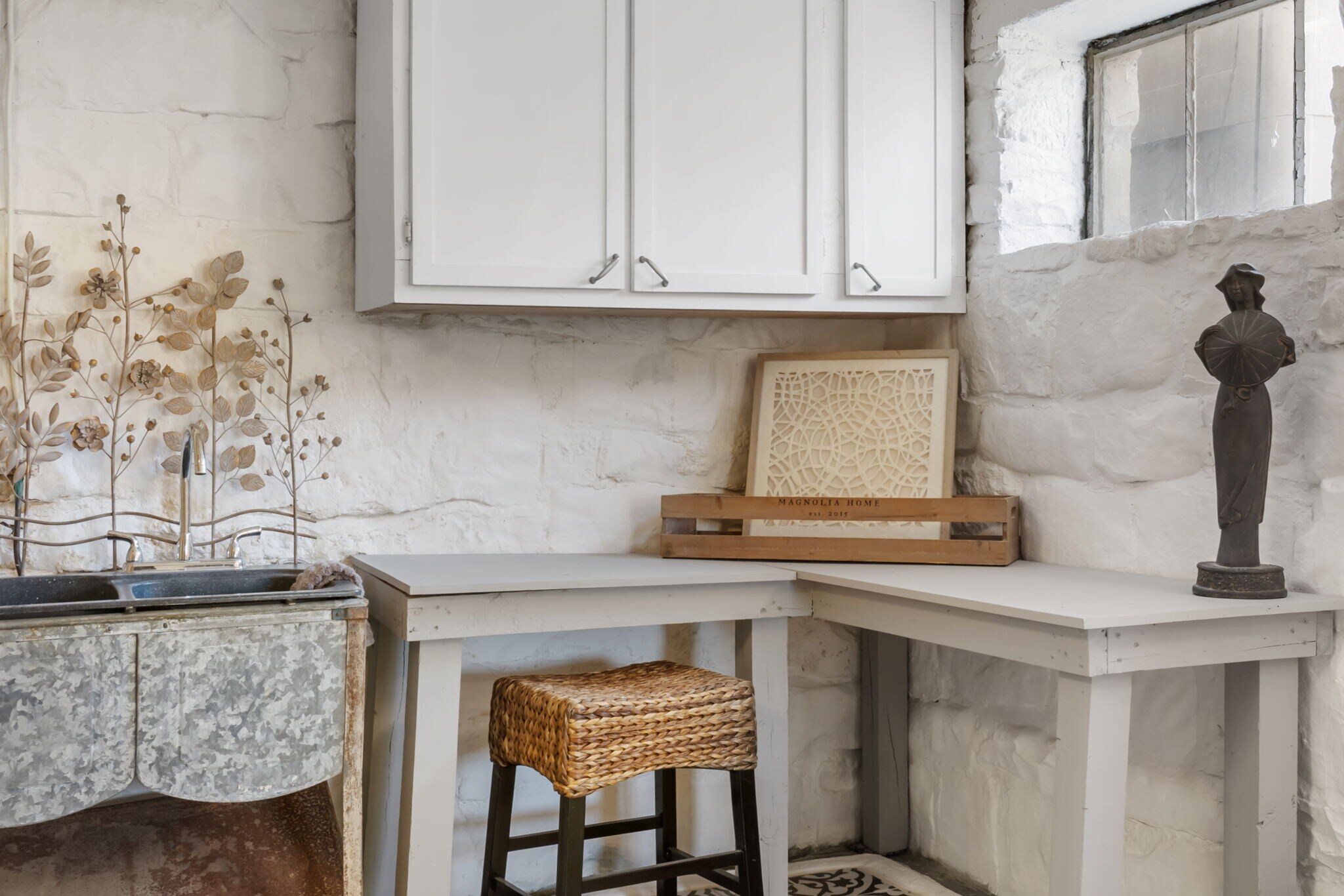 Building Photo - 196 Lakeside Way