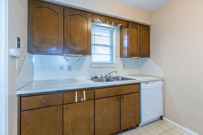 Building Photo - 6125 S Troost Ave