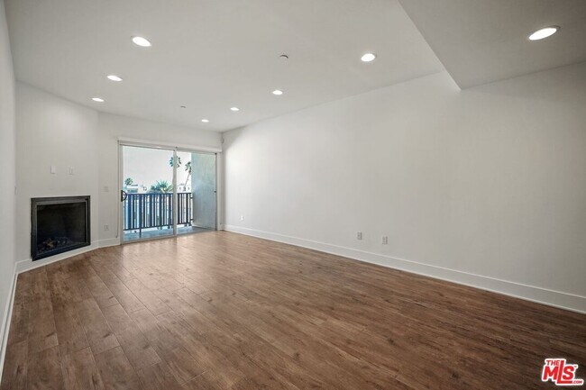 Building Photo - 11818 Dorothy St