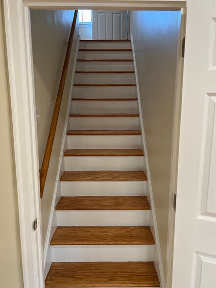 Building Photo - 80 Figlar Ave