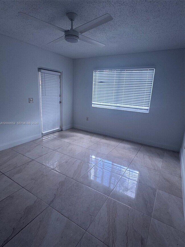 Building Photo - 5065 Wiles Rd