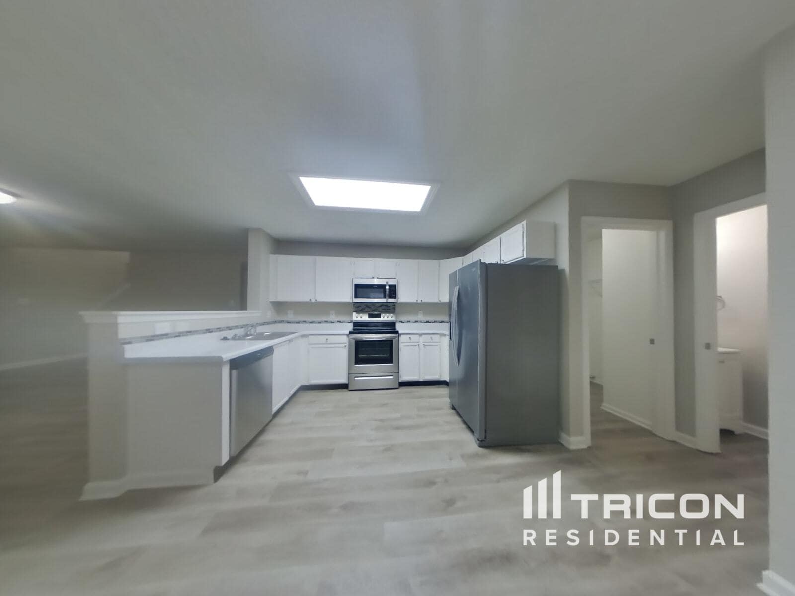 Building Photo - 10990 Clear Spring Dr