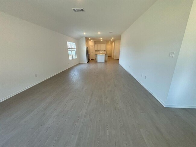 Building Photo - 275 Keefer