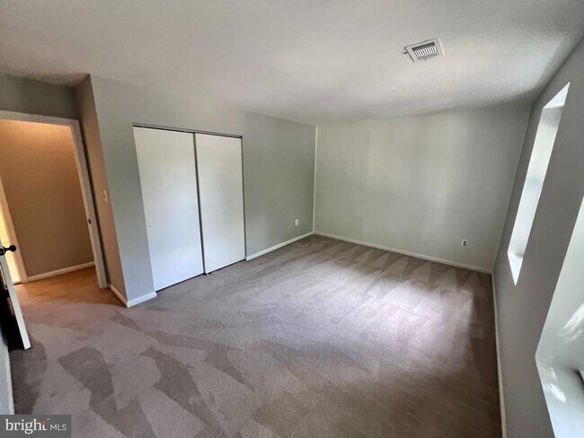 Building Photo - 9101 Streamview Ln