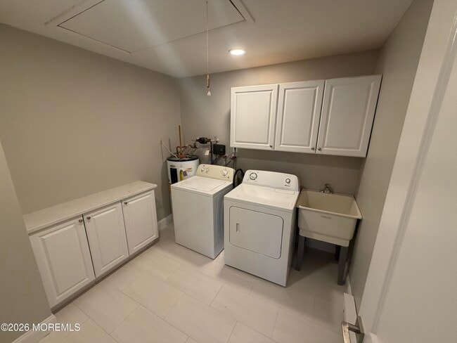 Building Photo - 8A Canton Dr