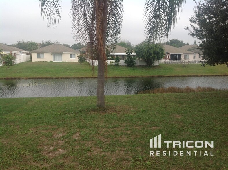 Building Photo - 13445 Beechberry Dr