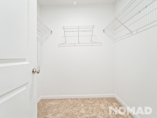 Building Photo - Spring deal : 500$ rewards for a 15 month rental lease - Elegant  3br/2.5 bath Townhome available...