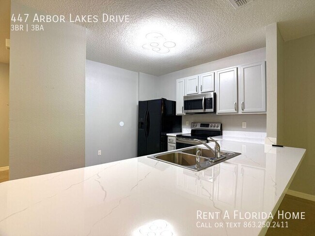 Building Photo - 447 Arbor Lakes Dr