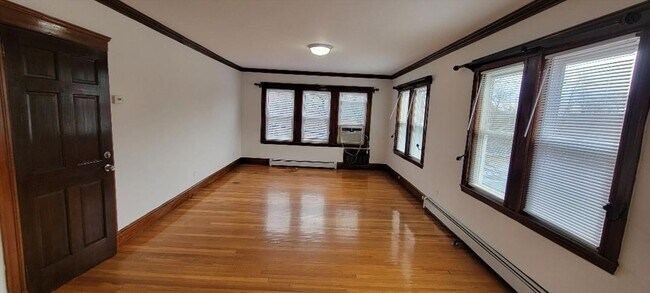 Building Photo - 4765 Washington St