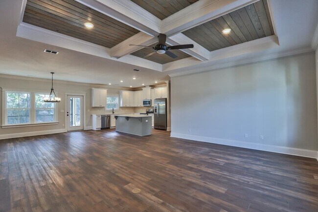 Building Photo - 43 Sarlan Garden Dr