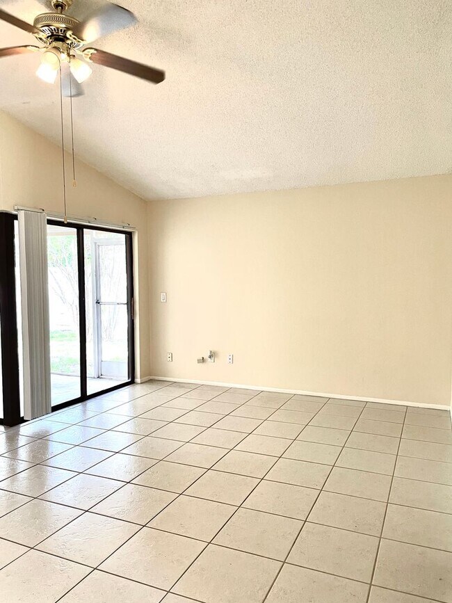 Building Photo - Mid-Century Charmer ONLY $1995/ Month - 2B...