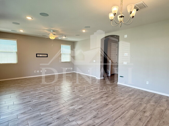 Building Photo - 15068 W Pierce St