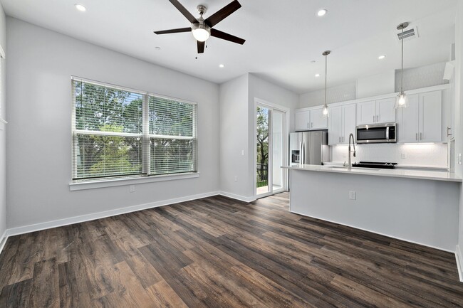 Building Photo - 12001 Vista Parke Dr