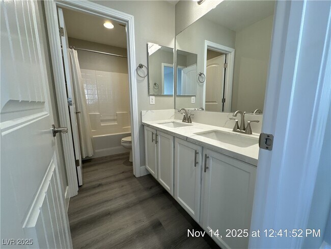 Building Photo - 7363 London Blue Ct