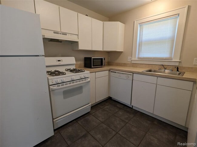 Building Photo - 203 Gladwin Ave