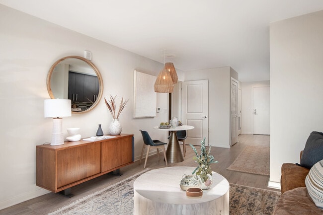 Building Photo - The Beacon Clarendon