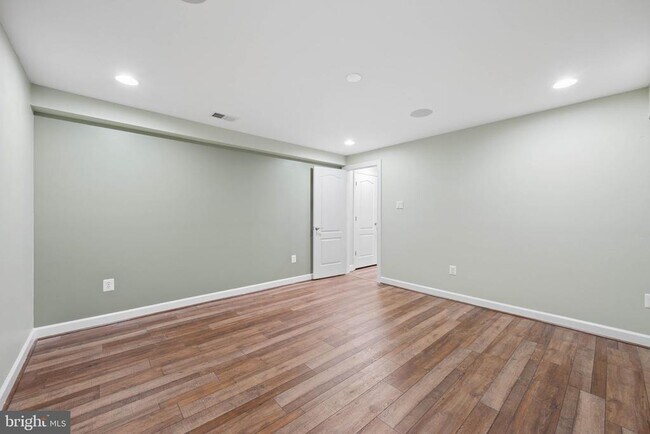 Building Photo - 110 Bedrock Dr
