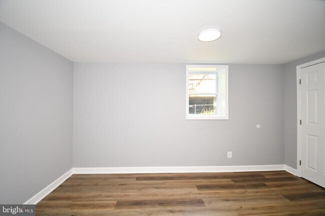 Building Photo - 1005 Woodsdale Rd