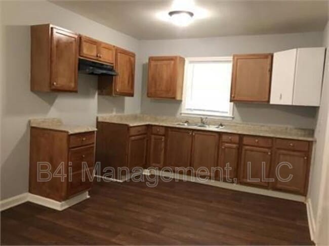 Building Photo - 4569 Mitchell St