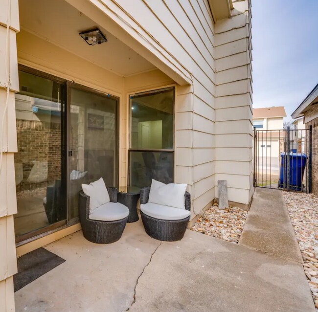 Building Photo - 2912 Pegasus Dr