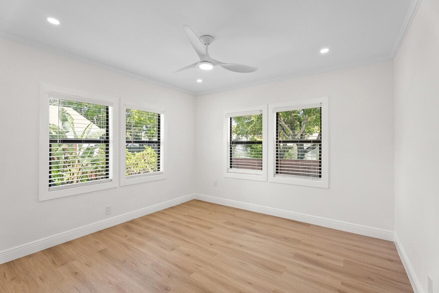 Building Photo - 517 55th St