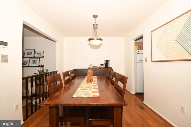 Building Photo - 7812 Briardale Terrace