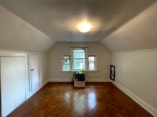Bedroom 3 - 428 E 18th St