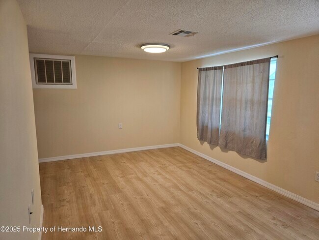 Building Photo - 13240 Starfish Dr