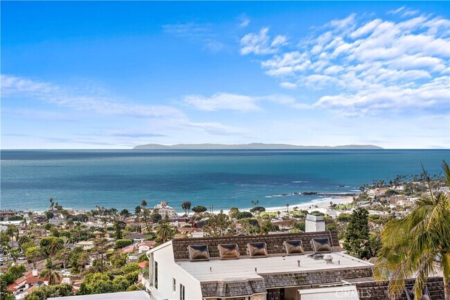 Building Photo - 1060 Skyline Dr