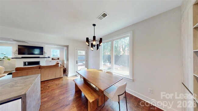 Building Photo - 1220 Lomax Ave