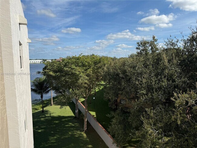 Building Photo - 15969 NW 64th Ave