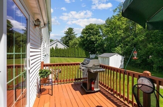 Building Photo - 58 Brandon St