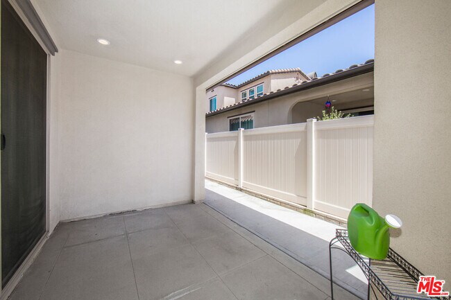 Building Photo - 10922 Mesa Ct