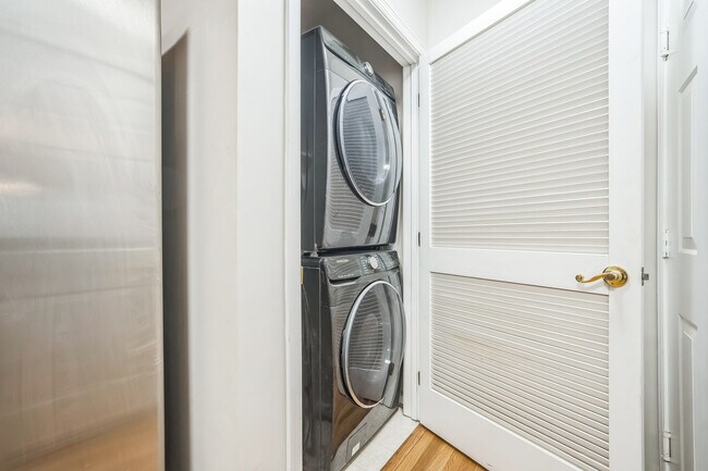 Building Photo - 4647 Red Admiral Way