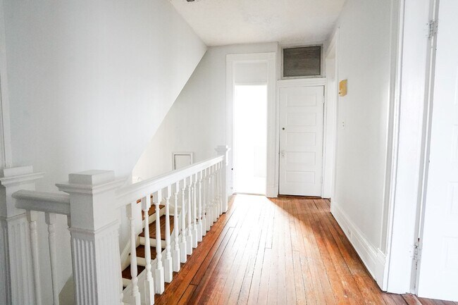 Building Photo - 2461 Rivermont Ave