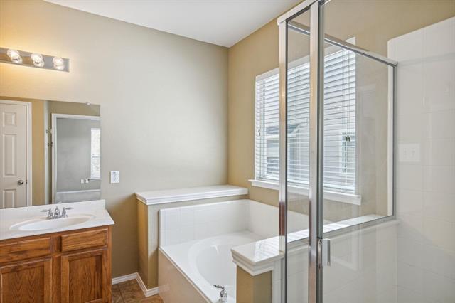 Building Photo - 232 Creekview Dr