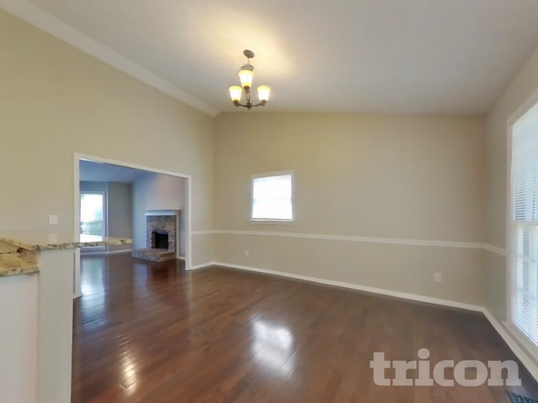 Building Photo - 891 Old Farm Walk